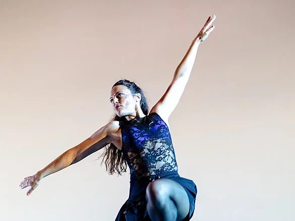 Bailarina de contemporáneo en Málaga